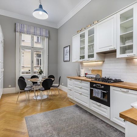 Spacious Victorian Residence By Grand Boulevard Budapest Eksteriør bilde